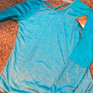 Columbia women Omni shade top size M